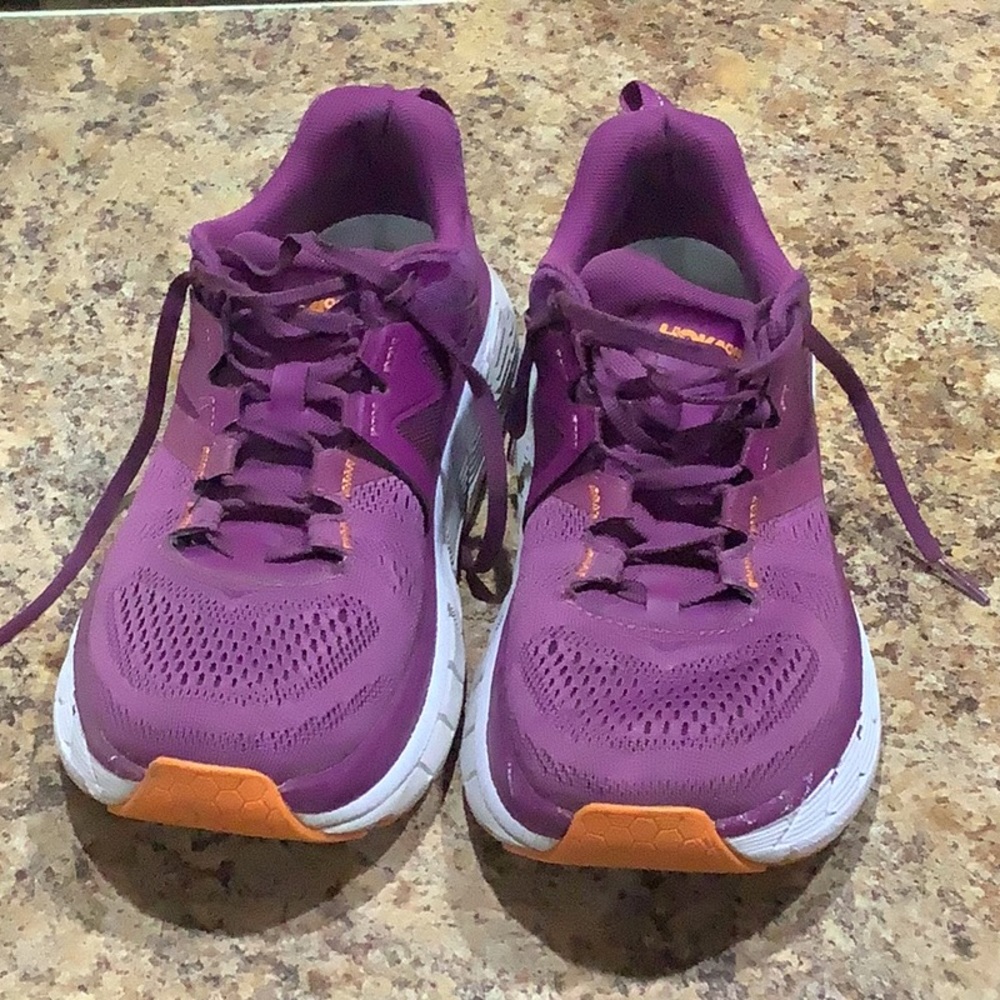 HOKA WOMEN’S GAVIOTA 2 RUNNING SHOE, grape juice/bright marigold, size 9.5